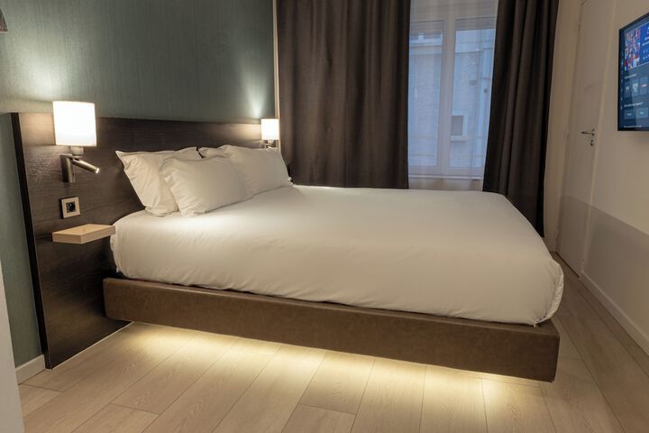 Room 28 of 52