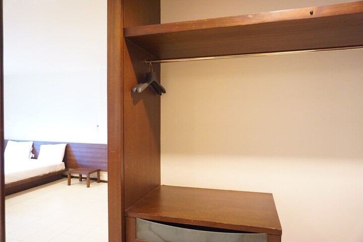 Room 25 of 52