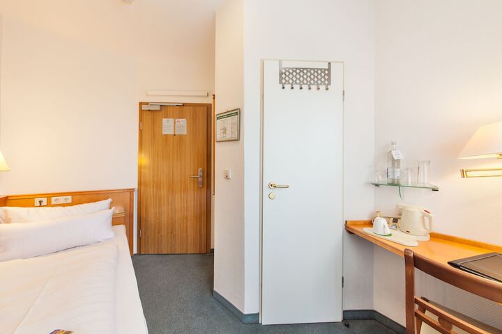 Room 5 of 37