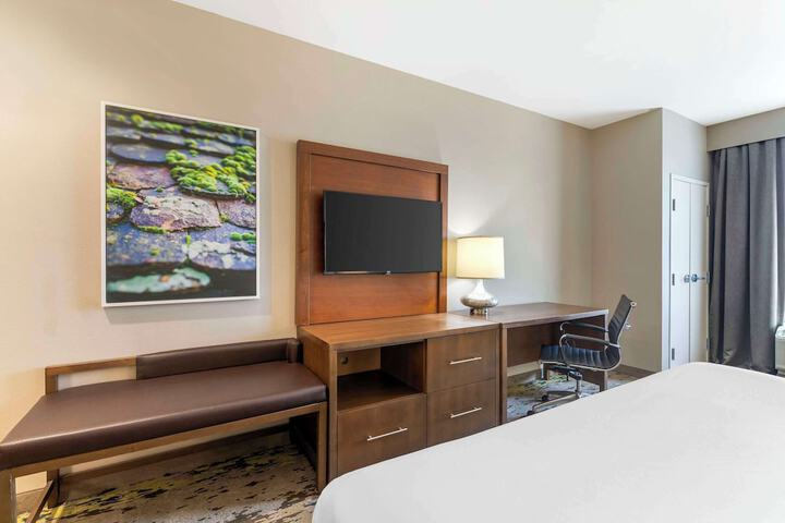 Room 12 of 34