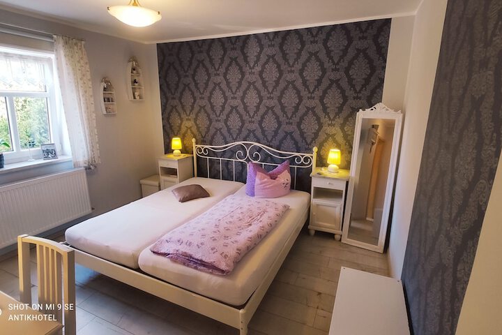 Room 2 of 47