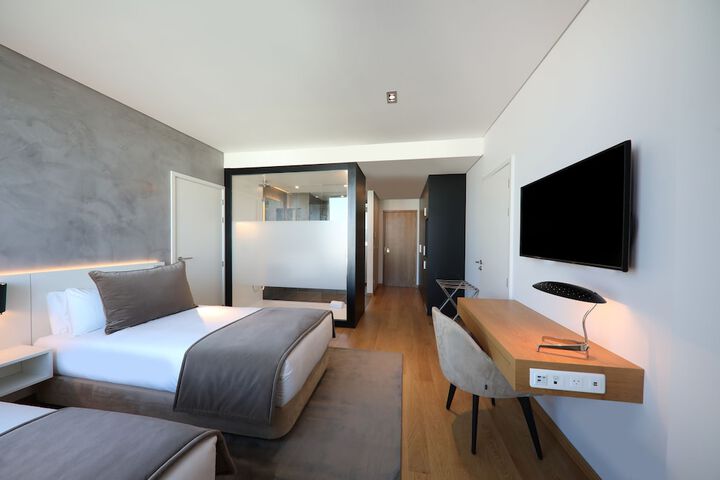 Room 17 of 91