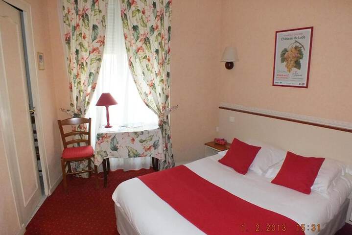 Room 8 of 32