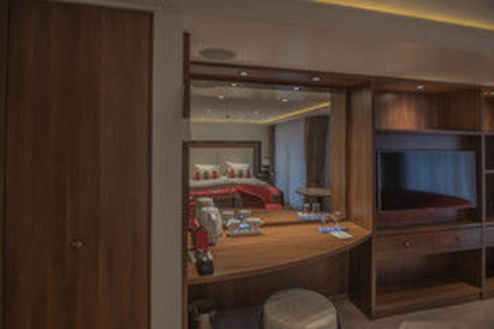 Room 41 of 80