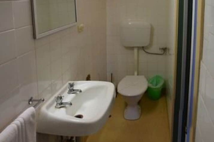 Room 75 of 98