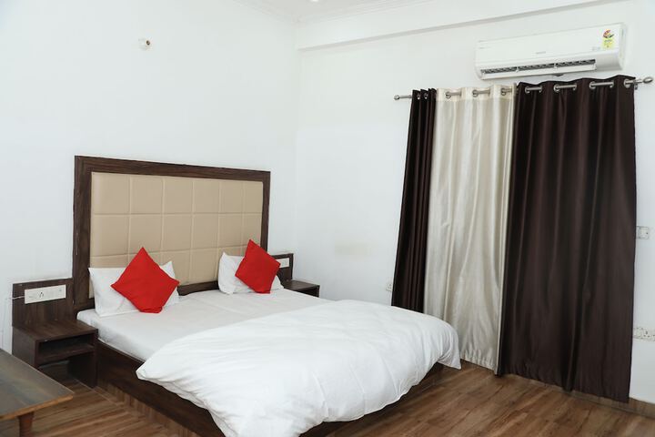 Room 3 of 14