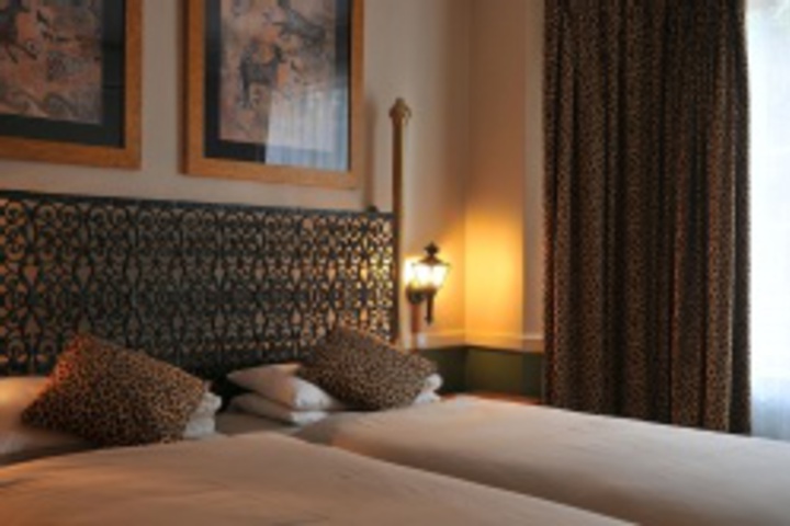 Room 103 of 168