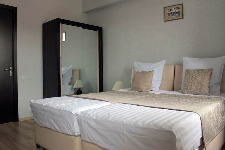 Room 20 of 34