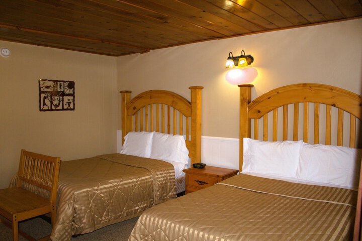 Superior Room 2 Double Beds Garden View (3 of 6)