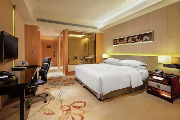 Room 13 of 68