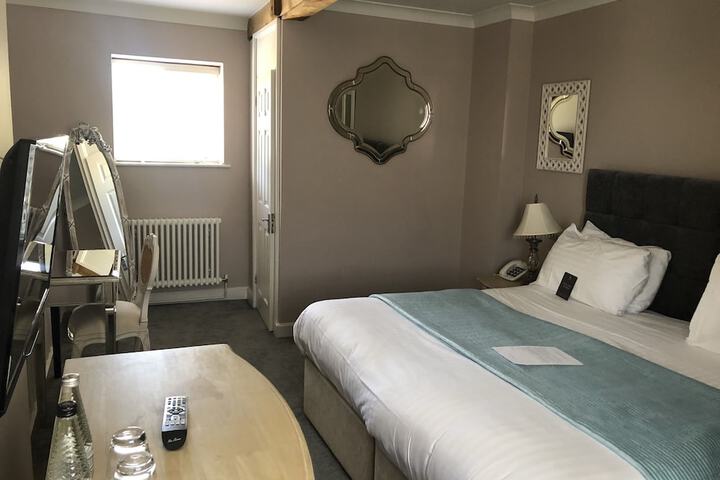 Room 17 of 65
