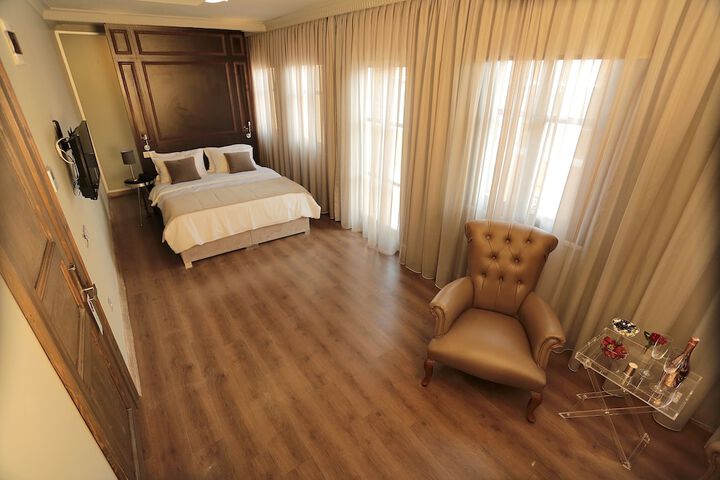 Room 35 of 93
