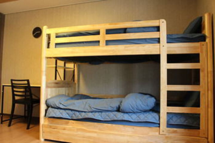 Room 13 of 26