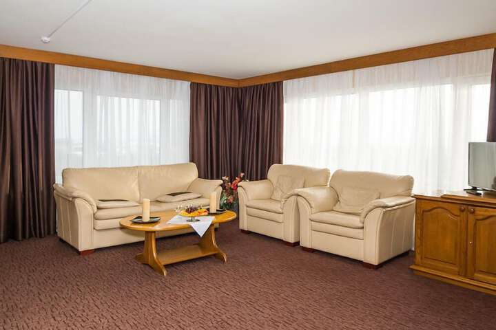 Room 25 of 51