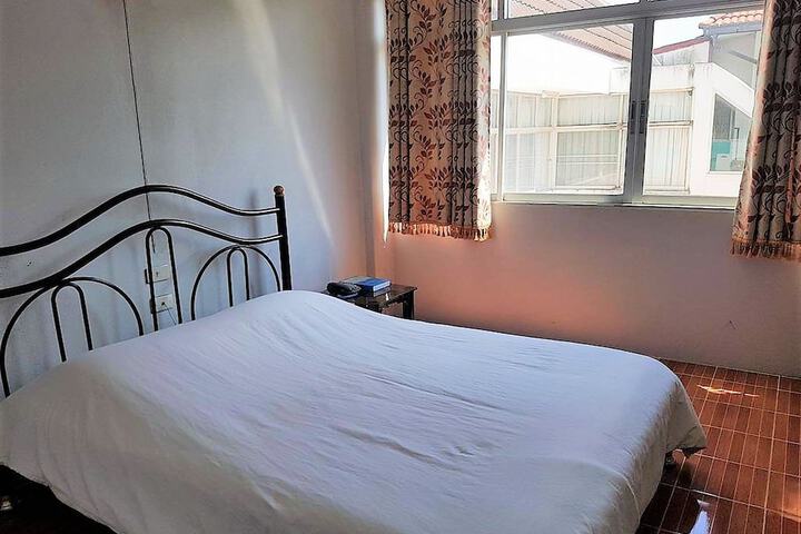 Room 9 of 30