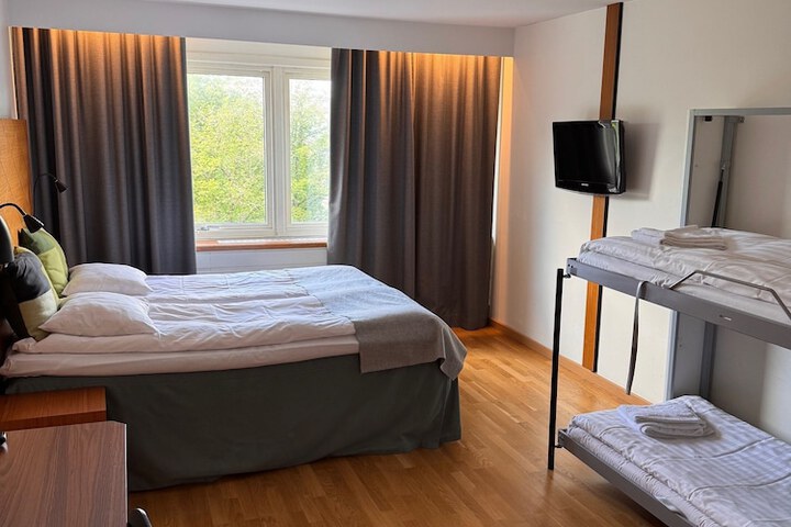 Room 37 of 90