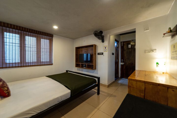 Room 14 of 35