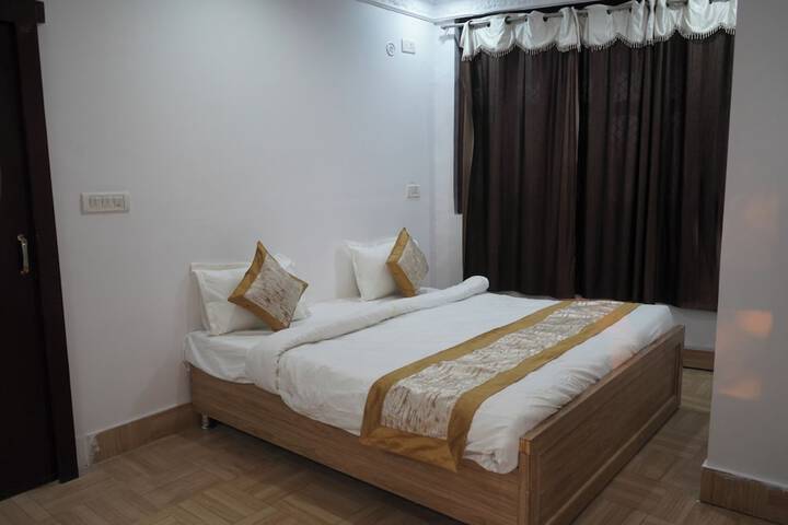 Room 26 of 81
