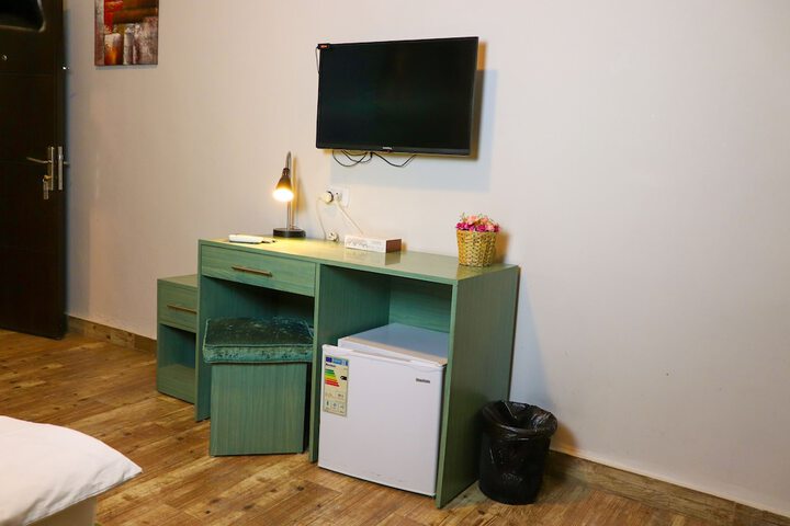 Room 16 of 114