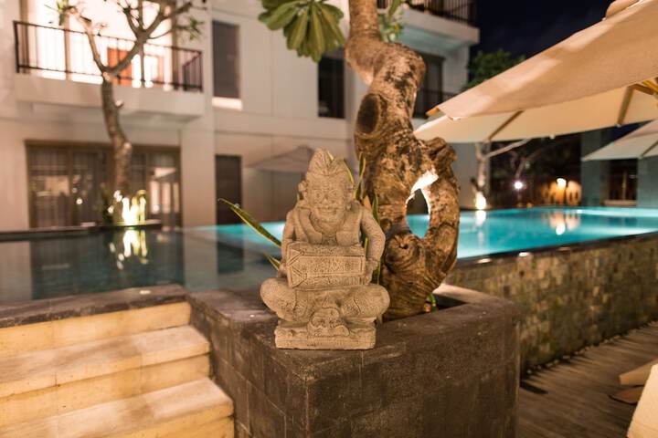 Pools & Facilities