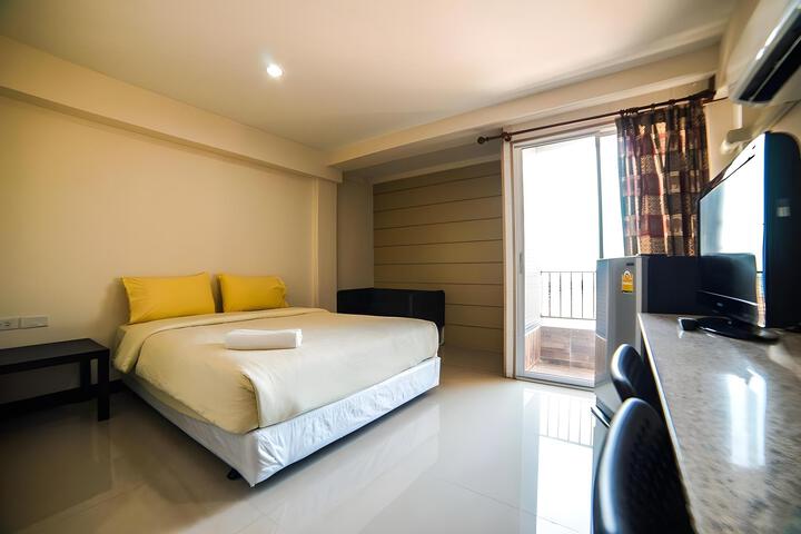 Room 12 of 66