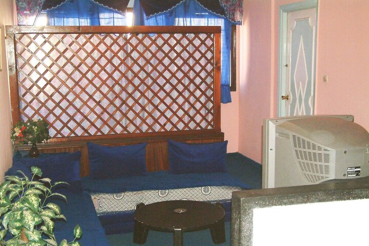 Room 8 of 10