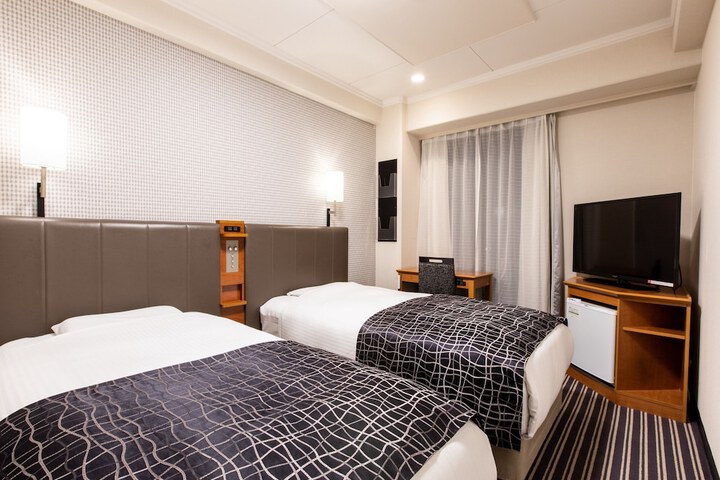 Room 7 of 40