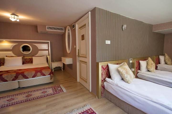 Room 11 of 27