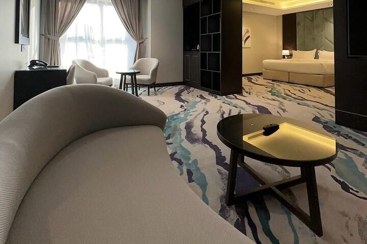 Room 9 of 28
