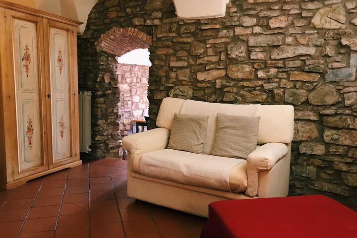 Room 4 of 65