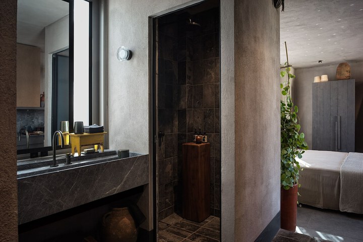 Room 41 of 75