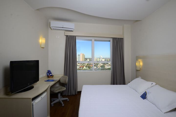 Room 12 of 38