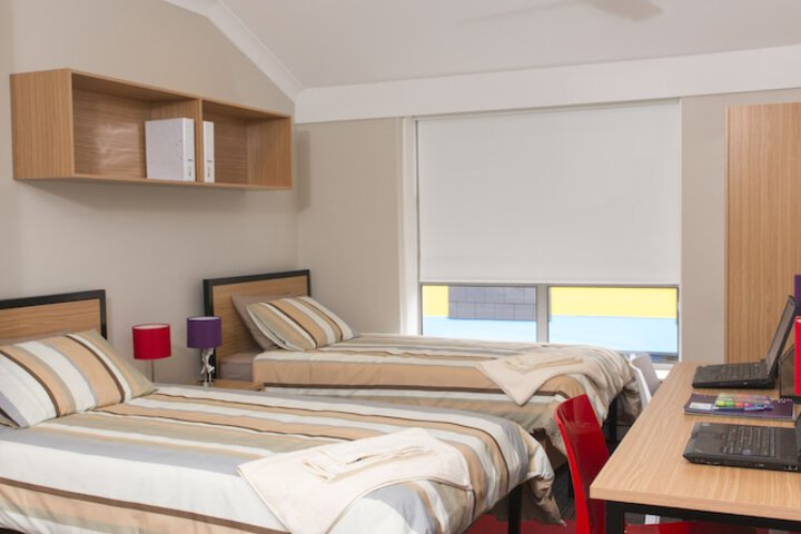 Room 121 of 288