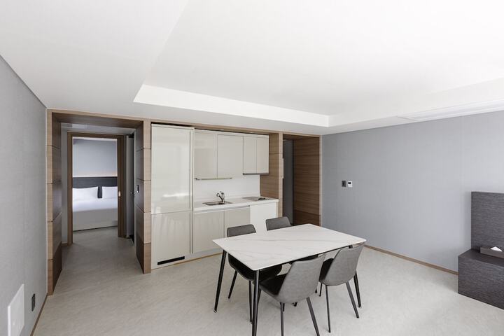 Room 90 of 124