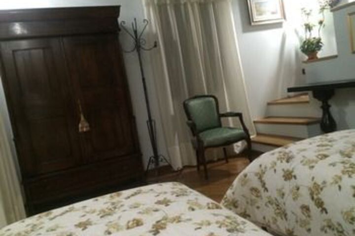 Room 11 of 27