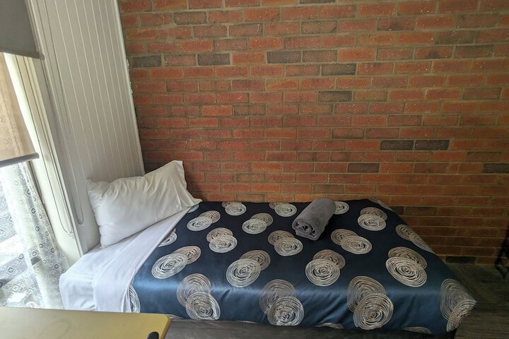 Room 3 of 74