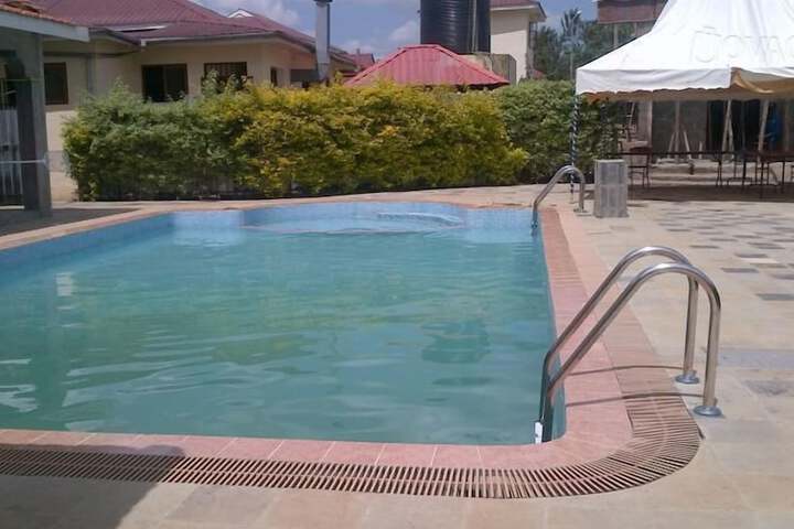 Pool 19 of 39