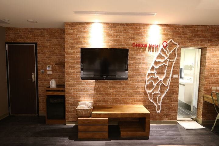 Room 4 of 50