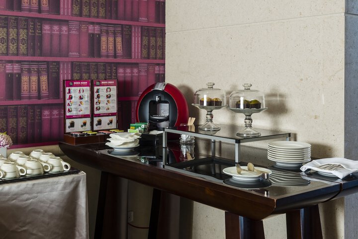 Breakfast/Coffee Service 35 of 38