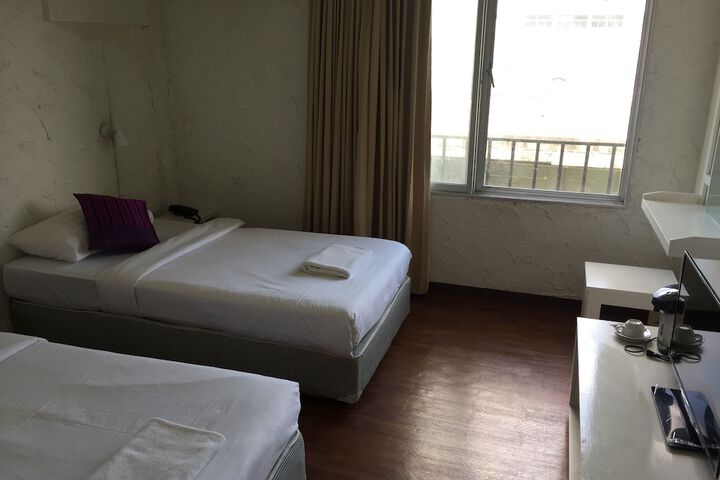Room 65 of 130