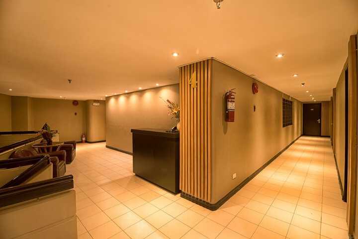 Ballroom/Hall 35 of 44