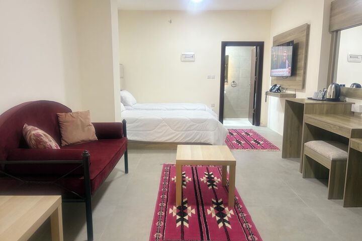 Room 18 of 34