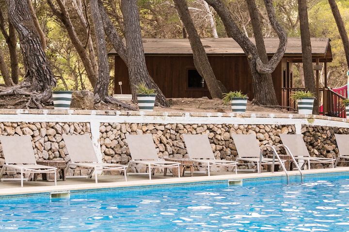 Hotel with Pool