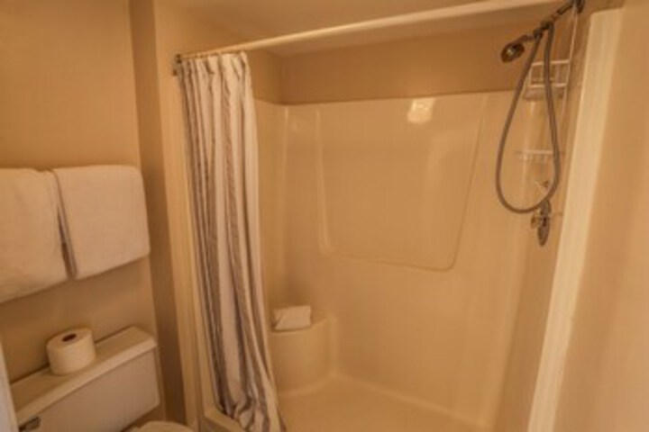 Room 3 of 28