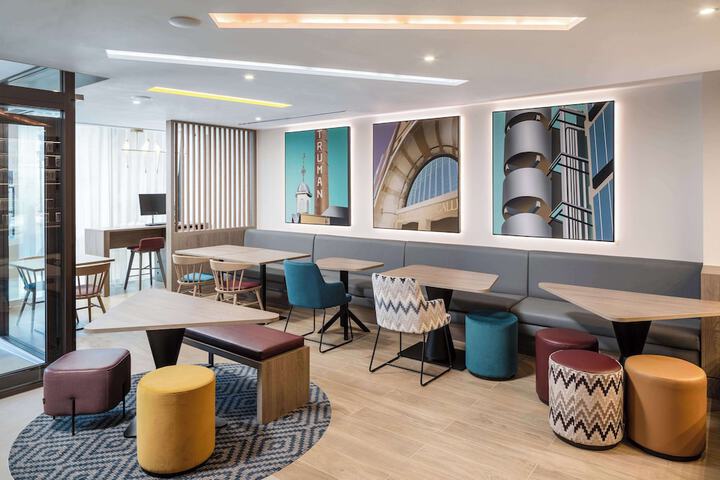 Guest Lobby