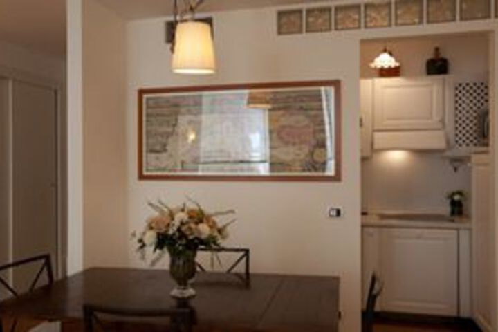 Room 10 of 13
