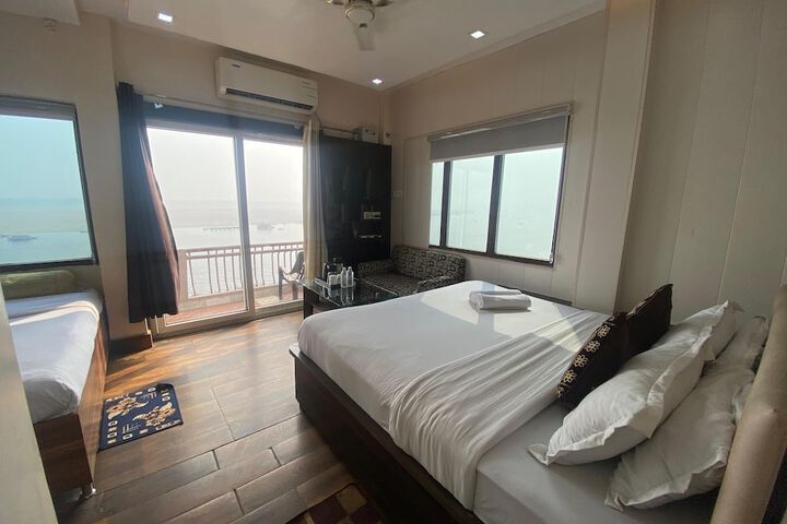 Room 50 of 83