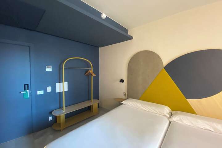 Room 22 of 265