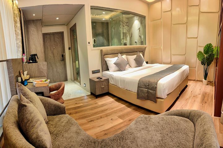 Room 5 of 41