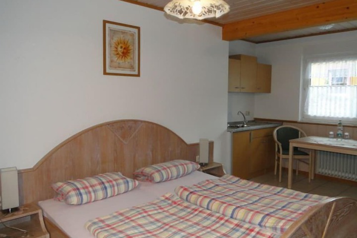Room 10 of 67